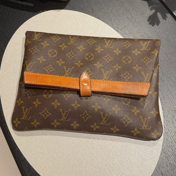Louis Vuitton Monogram Clutch - Picture 13 of 13